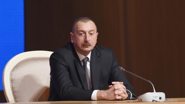 Президент Азербайджанской Республики Ильхам Алиев в  ходе VI съезда Партии Ени Азербайджан. Баку, 8 февраля 2018 года - Sputnik Азербайджан
