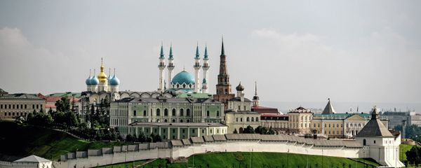 Казанский кремль – древнейшая часть города Казани, объект Всемирного наследия ЮНЕСКО. Кремль неоднократно перестраивался. Современный архитектурный ансамбль сложился к концу XIX века - Sputnik Азербайджан