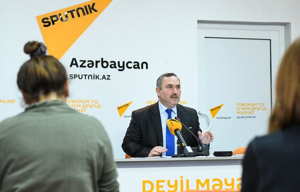 Пресс-конференция на тему актуальных проблем миграционной политики в Азербайджане и их решения в пресс-центре Sputnik Азербайджан - Sputnik Азербайджан