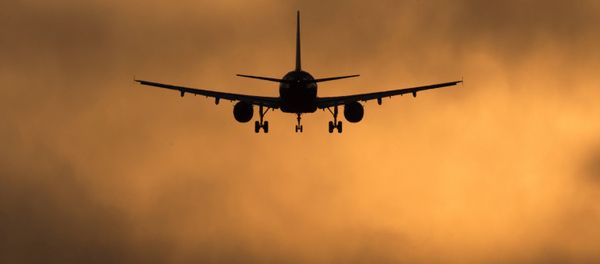 Самолет заходит на посадку в международном аэропорту Шереметьево, фото из архива - Sputnik Азербайджан