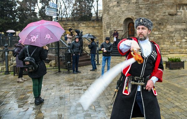 Празднование последнего дня Масленицы в Баку - Sputnik Азербайджан