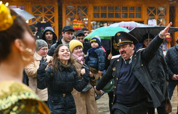 Празднование последнего дня Масленицы в Баку - Sputnik Азербайджан