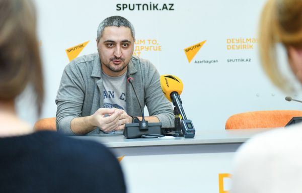 Известный азербайджанский кинооператор Рауф Гурбаналиев - Sputnik Азербайджан
