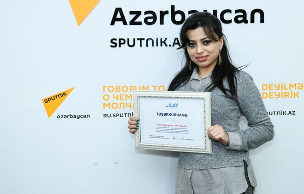 Благодарственная грамота, врученная агентству Sputnik Азербайджан - Sputnik Азербайджан
