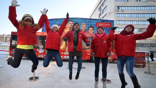 Волонтеры Чемпионата мира 2018 по футболу - Sputnik Азербайджан