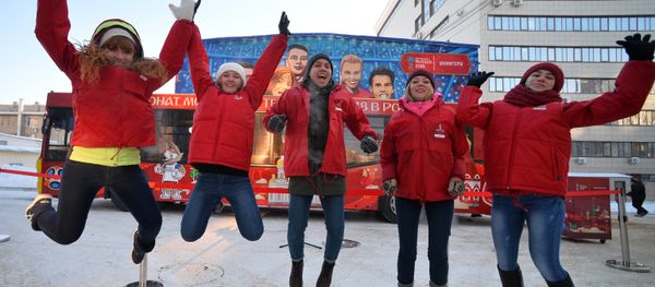 Волонтеры Чемпионата мира 2018 по футболу - Sputnik Азербайджан