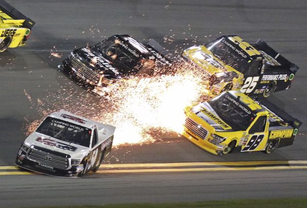 Автопробег NASCAR Truck Series в городе Дейтона-Бич, США - Sputnik Азербайджан