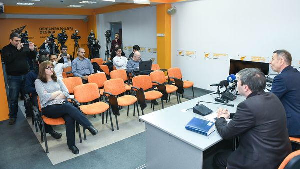 Конференции на тему Будущее азербайджано-российских отношений в мультимедийном пресс-центре Sputnik Азербайджан - Sputnik Азербайджан