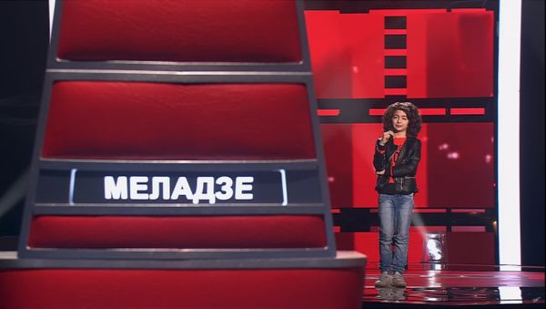 Эрик Аракелян после выступления на сцене международного вокального проекта России Голос. Дети - Sputnik Азербайджан