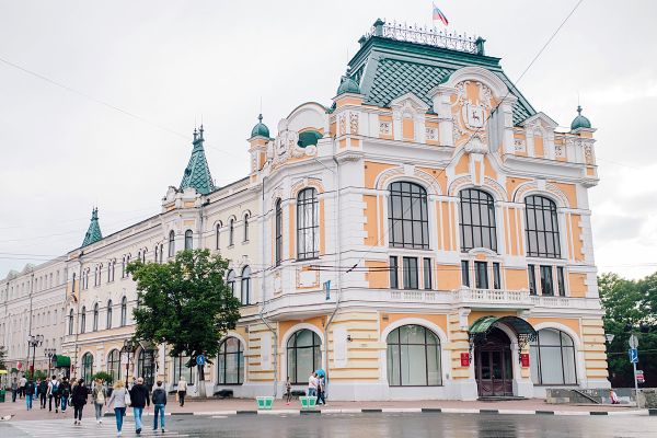Дворец труда в Нижнем Новгороде – одно из красивейших зданий города  – находится на центральной Большой Покровской улице, построен в 1904 году в стиле эклектики. Изначально в особняке располагалась Городская дума. Название Дворец труда здание получило в 1919 году. - Sputnik Азербайджан