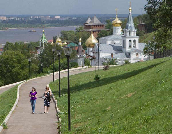 Набережная Федоровского находится в самой живописной, Нагорной, части города, напротив Стрелки – места слияния Оки и Волги, – названа в честь советского ученого, геолога Н.М.Федоровского - Sputnik Азербайджан
