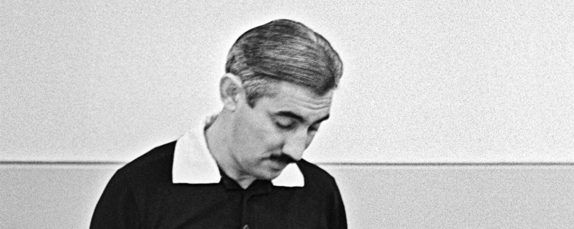 Советский арбитр Тофик Бахрамов, похоронивший надежды сборной Германии на победу в финале чемпионата мира 1966 года - Sputnik Азербайджан, 1920, 29.01.2024