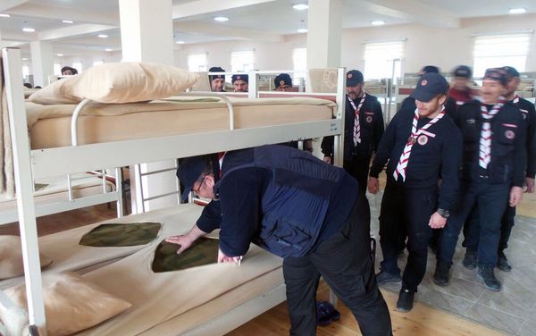 Скауты встретились с солдатами, проходящими службу в прифронтовой зоне - Sputnik Азербайджан