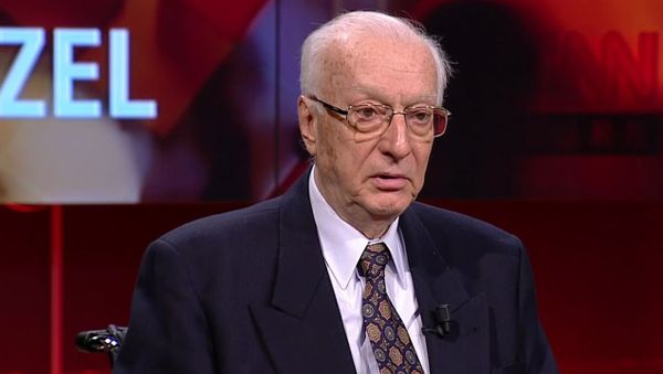 Улуч Озюлькер, фото из архива - Sputnik Азербайджан