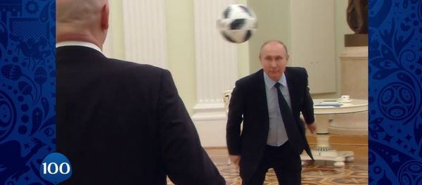 Путин и Инфантино сыграли в футбол - Sputnik Азербайджан