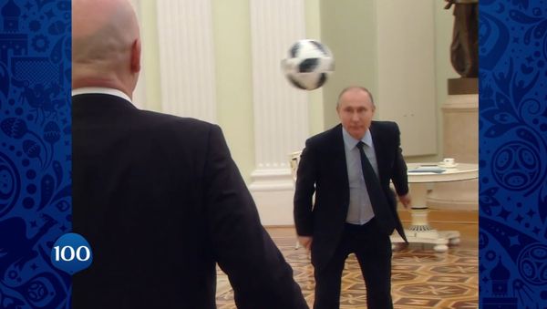 Путин и Инфантино сыграли в футбол - Sputnik Азербайджан