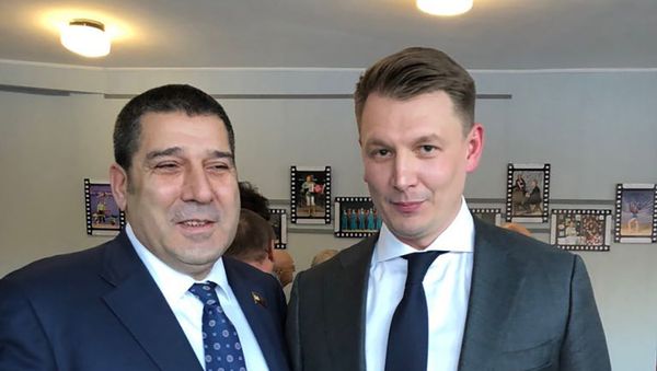 Глава азербайджанской диаспоры в Москве Ализаман Рагимов награжден орденом Святого Сергея Радонежского - Sputnik Азербайджан