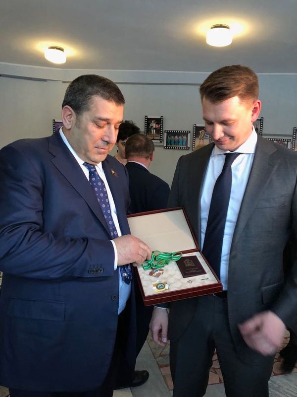 Глава азербайджанской диаспоры в Москве Ализаман Рагимов награжден орденом Святого Сергея Радонежского - Sputnik Азербайджан
