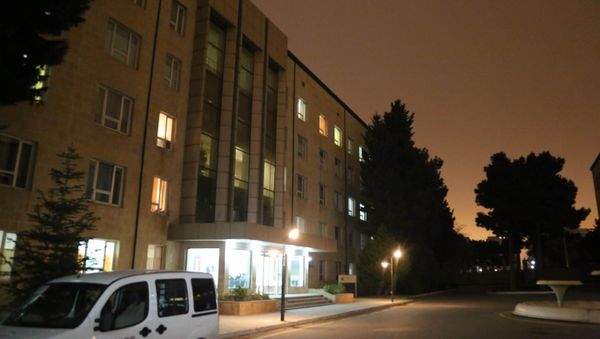 В Баку мужчина покончил с собой из-за невозможности видеться с детьми - Sputnik Азербайджан