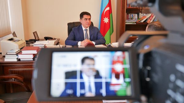 Председатель комитета Милли Меджлиса по правовой политике и государственному строительству Али Гусейнли - Sputnik Азербайджан