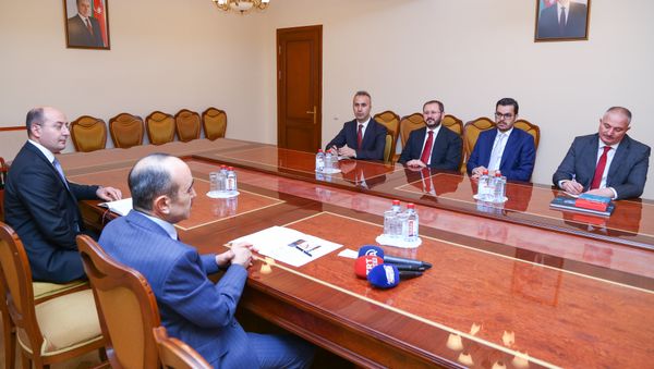 Али Гасанов на встрече с председателем Совета директоров и гендиректором агентства Анадолу Шенолом Казанджи и генеральным директором телеканала TRT Ибрагимом Эреном - Sputnik Азербайджан