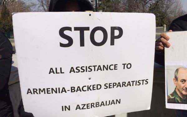Акция протеста азербайджанцев в Вашингтоне - Sputnik Азербайджан