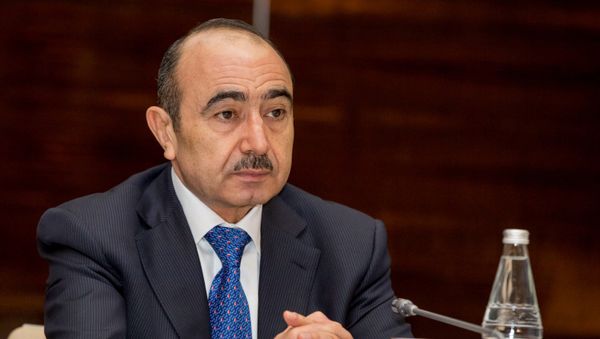 Помощник президента Азербайджанской Республики по общественно-политическим вопросам Али Гасанов Помощник президента Азербайджанской Республики по общественно-политическим вопросам Али Гасанов - Sputnik Азербайджан