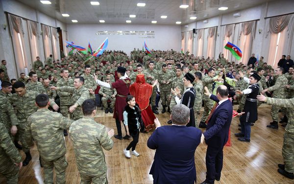 Представители Министерства Обороны и Военной Прокуратуры Азербайджанской Республики посетили воинские части - Sputnik Азербайджан