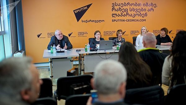 Мастер-класс в рамках образовательного проекта SputnikPro в Мультимедийном пресс-центре Sputnik Грузия - Sputnik Азербайджан