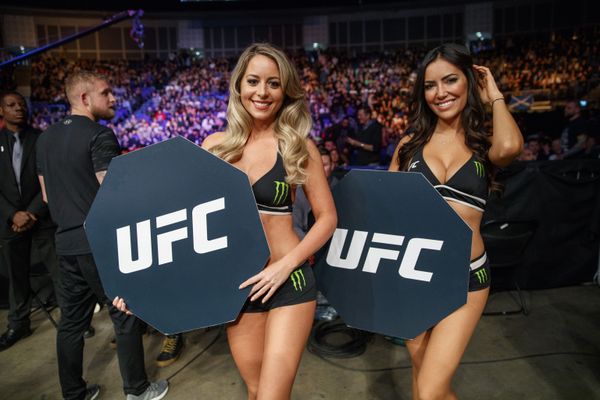 Девушки турнира по боям без правил UFC в Лондоне - Sputnik Азербайджан