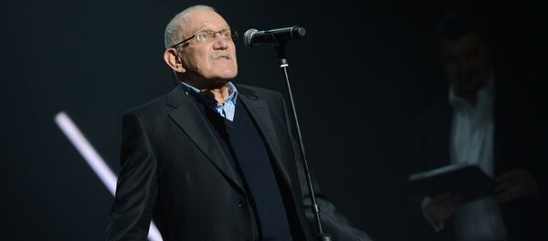 Режиссер Александр Митта на церемонии вручения премии Белый Квадрат за лучшую операторскую работу в российском кино за 2013 год - Sputnik Азербайджан