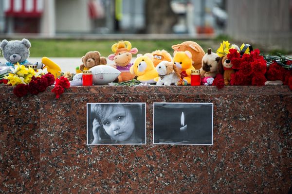 Акции в память о погибших при пожаре в ТЦ Зимняя вишня - Sputnik Азербайджан