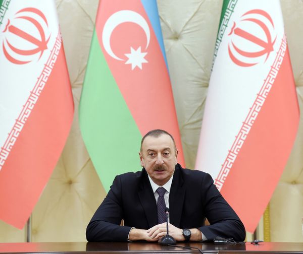 Президент Ильхам Алиев в ходе выступления глав Азербайджана и Ирана с заявлениями для печати - Sputnik Азербайджан