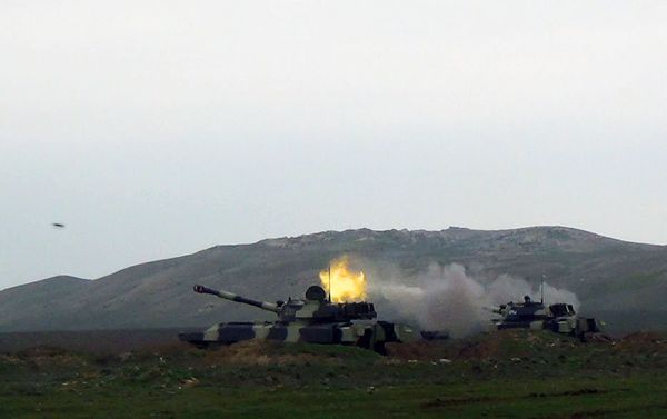 Учения ракетных и артиллерийских подразделений ВС Азербайджана - Sputnik Азербайджан