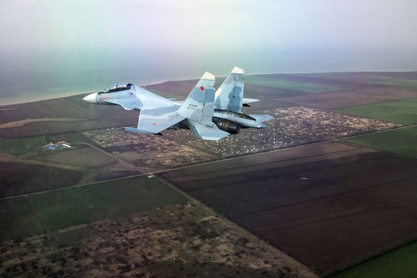 Многоцелевой истребитель Су-30СМ на соревнованиях в рамках Международного конкурса «Авиадартс-2018» в Краснодарском крае - Sputnik Азербайджан