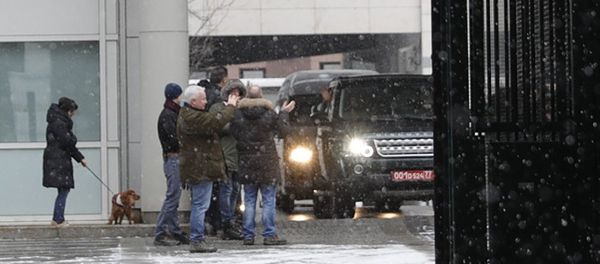 Британские дипломаты покидают посольство Великобритании в Москве - Sputnik Азербайджан