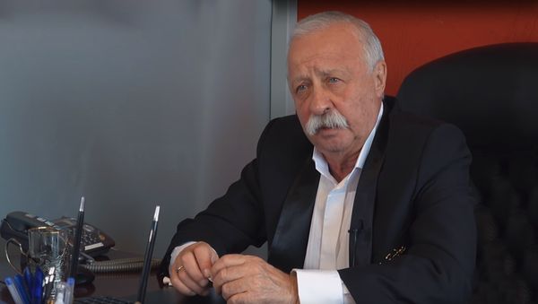 Российский ведущий Леонид Якубович - Sputnik Азербайджан
