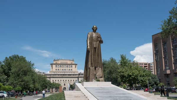 Памятник Гарегину Нжде - Sputnik Азербайджан