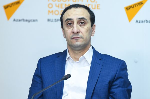 Директор Центра истории Кавказа, азербайджанский историк Ризван Гусейнов - Sputnik Азербайджан