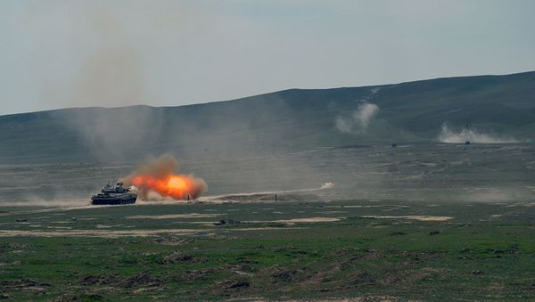 Учения курсантов Высшего военного училища имени Гейдара Алиева - Sputnik Азербайджан