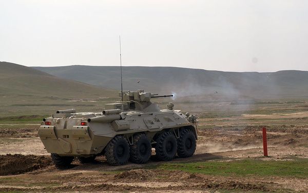 Учения курсантов Высшего военного училища имени Гейдара Алиева - Sputnik Азербайджан