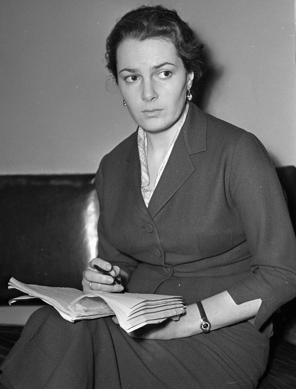Советская киноактриса, актриса Малого театра Элина Быстрицкая. 18 сентября 1958 года - Sputnik Азербайджан