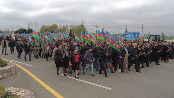 Триумфальное шествие в Горадизе по случаю второй годовщины победы в апрельских боях 2016 года - Sputnik Азербайджан