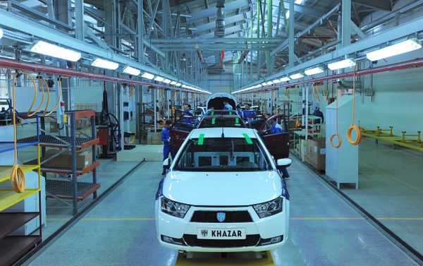 Сборка легковых автомобилей Khazar - Sputnik Азербайджан