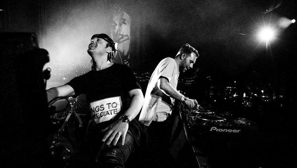 Выступление дуэта Axwell Λ Ingrosso - Sputnik Азербайджан