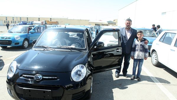 Минтруда подарило свыше сотни новых авто инвалидам Карабахской войны и событий 20 января - Sputnik Азербайджан