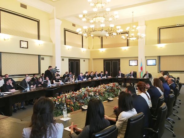 Деловой диалог на тему Новый этап регистрации недвижимого имущества: электронные выписки, инновативные мероприятия и одобрение граждан - Sputnik Азербайджан
