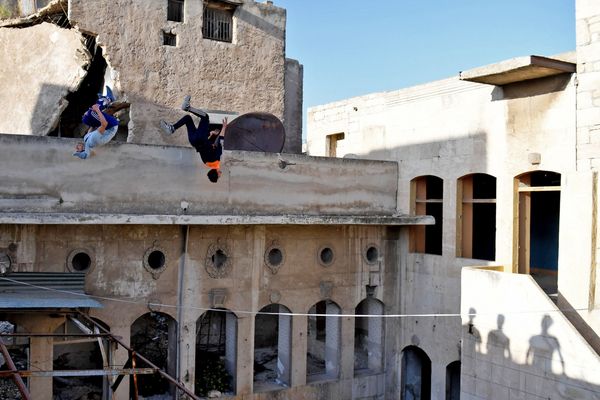 Syrian Teenagers Practice Parkour in Aleppo - Sputnik Азербайджан