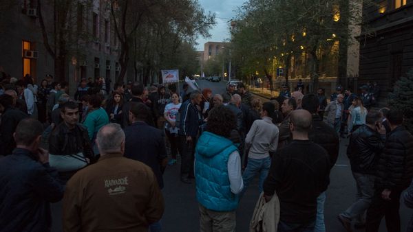 Акция протеста у здания РПА (11 апреля 2018). Ереван - Sputnik Азербайджан