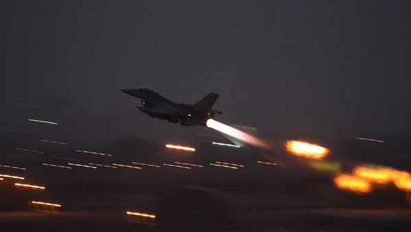 Истребитель F-16 - Sputnik Азербайджан